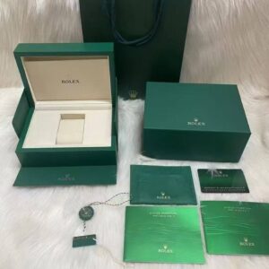 Маленькая фирменная коробка Rolex 2025 года