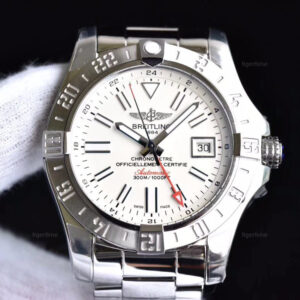 Breitling Avenger II GMT 43 mm